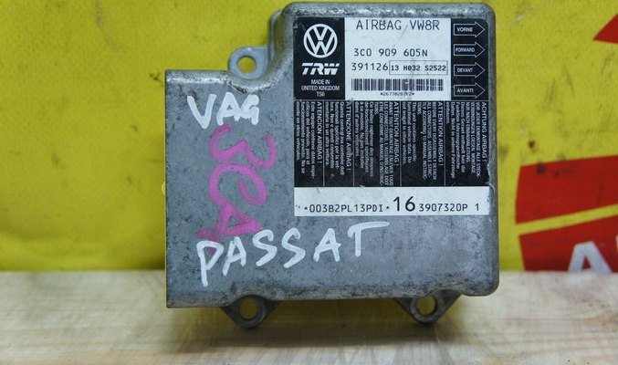 Блок управления airbag Volkswagen Passat